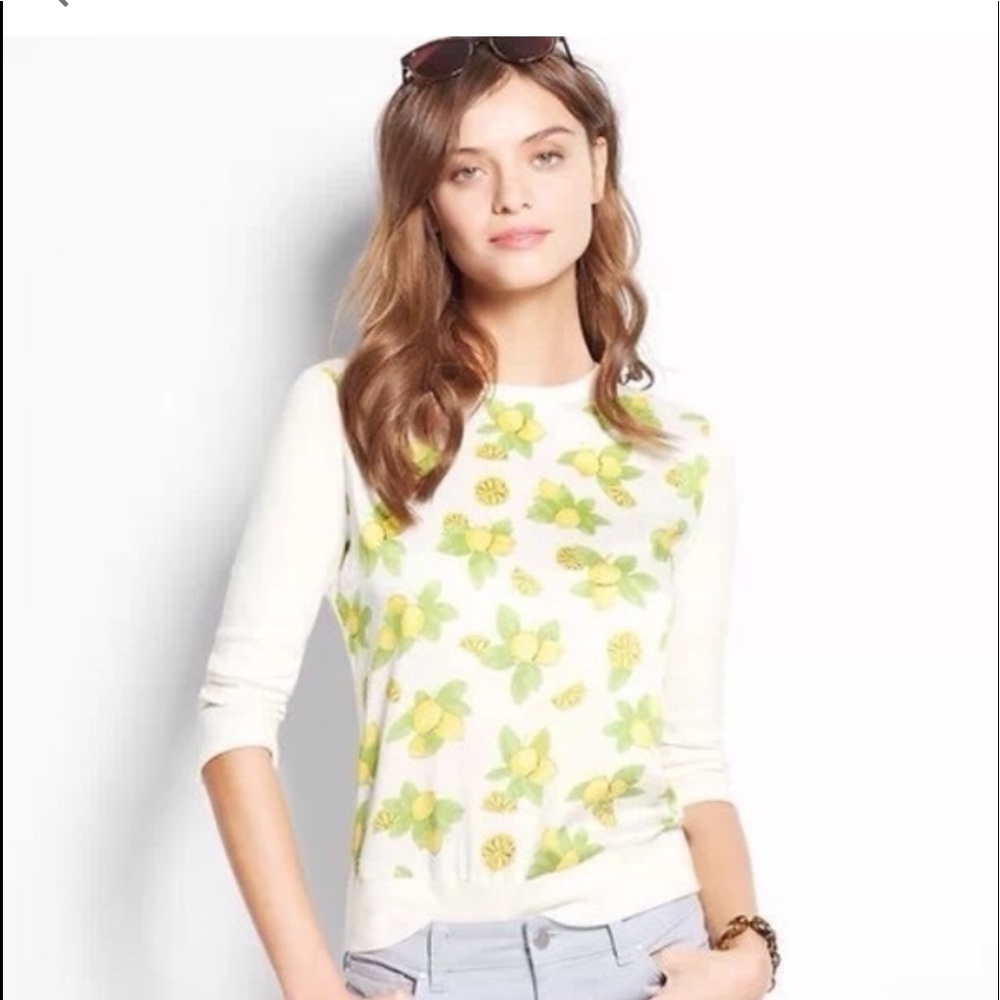 EUC-Ann Taylor lemon sweater in xs